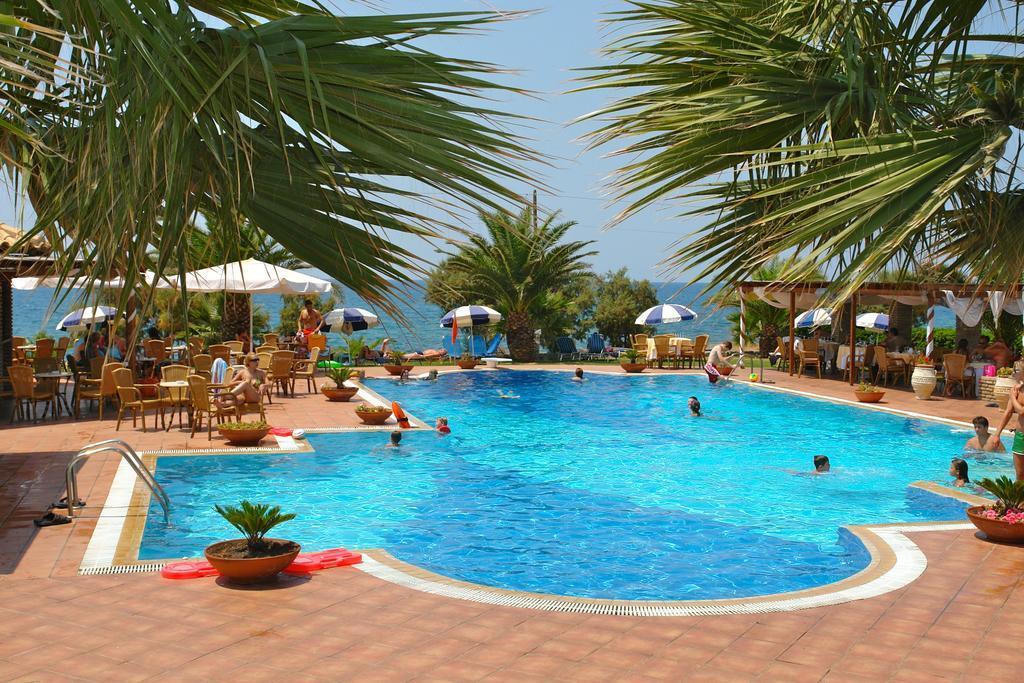 Hotel Oasis Кипарисия Экстерьер фото